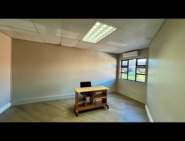 218M² OFFICE TO LET IN ROCKY DRIFT